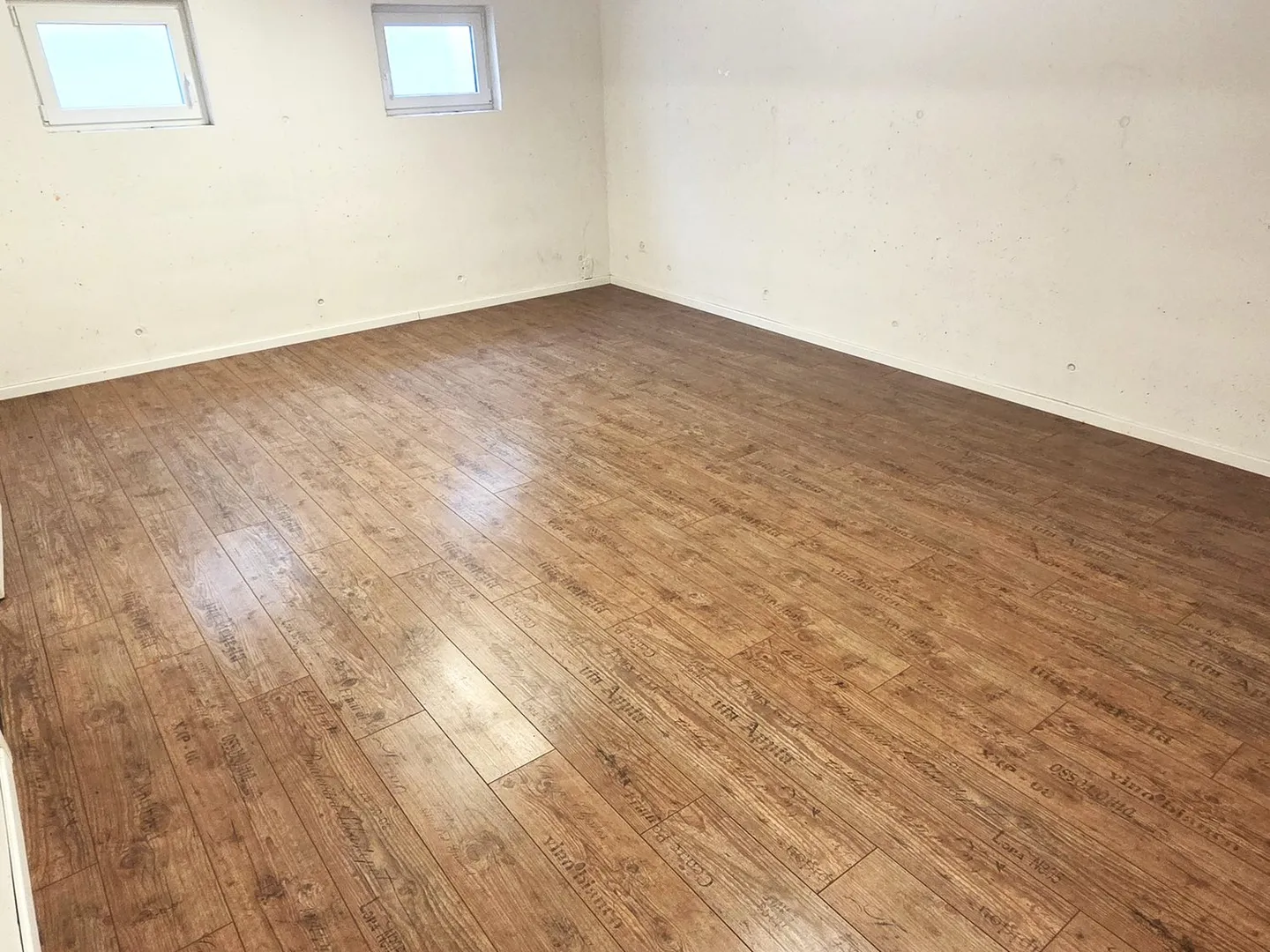 Villa neu gebaut in Wohngegend - Foto 13 von 17