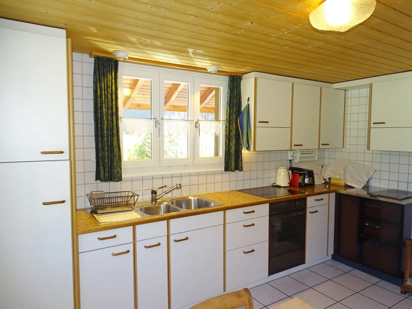 Appartement calme de 3,5 pièces au 1er étage avec balcon ensoleillé - Photo 3 sur 8