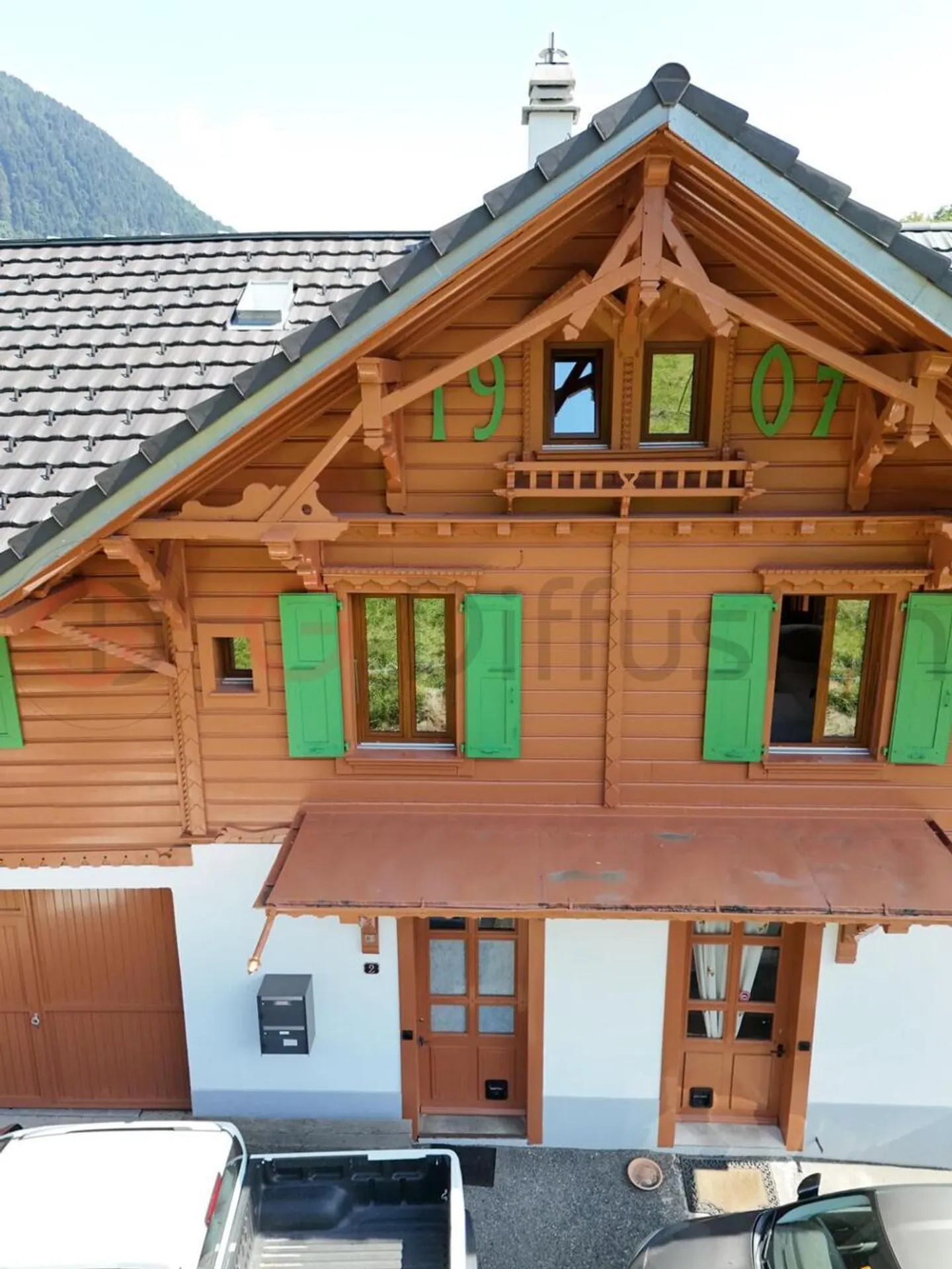Wunderschönes Einfamilienhaus mit 2 Wohnungen zum Verkauf in Corbeyrier - Foto 1 von 5