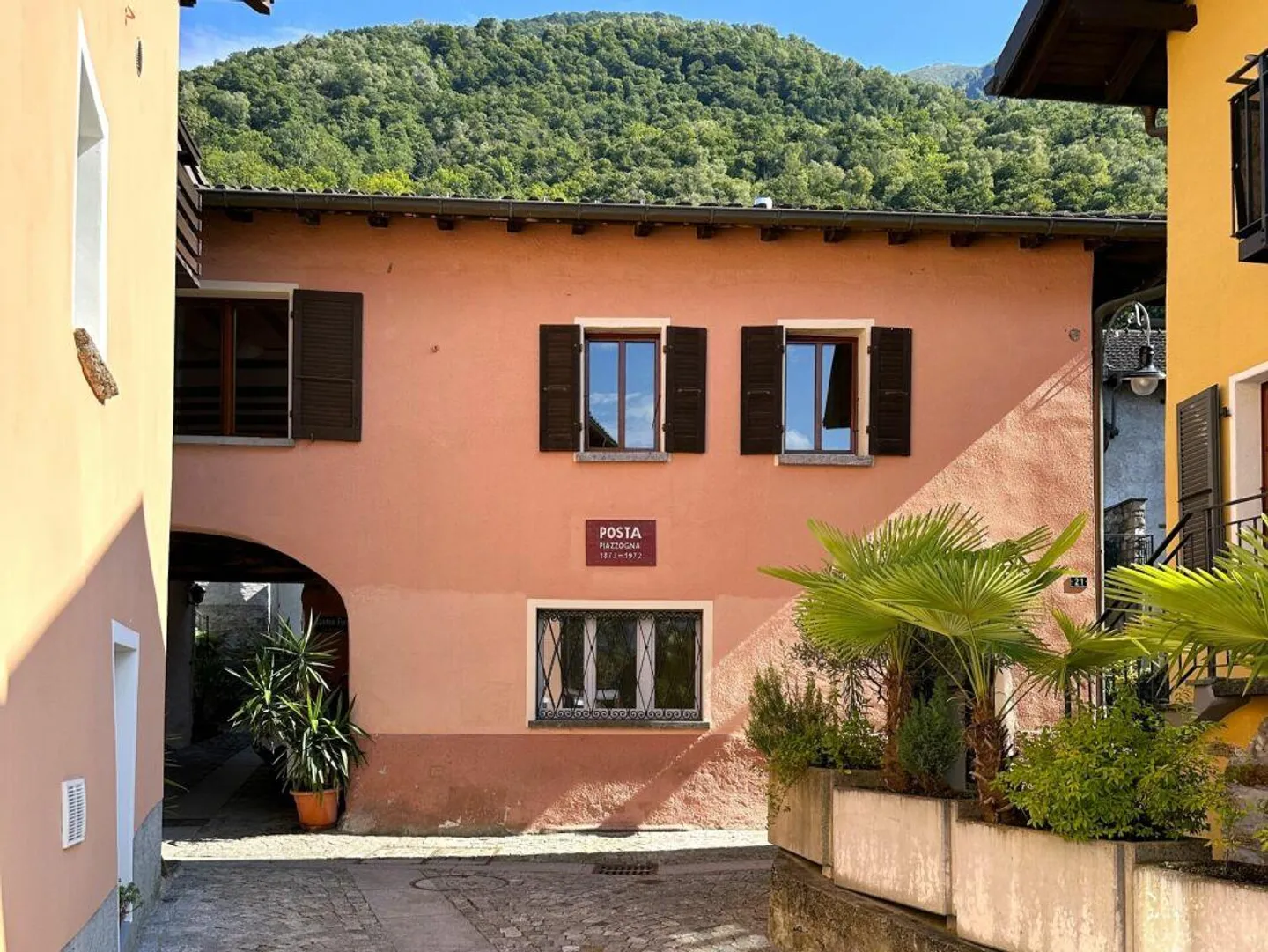 Charmantes historisches Haus im Herzen des malerischen Dorfkerns von Piazzogna - Foto 1 von 13