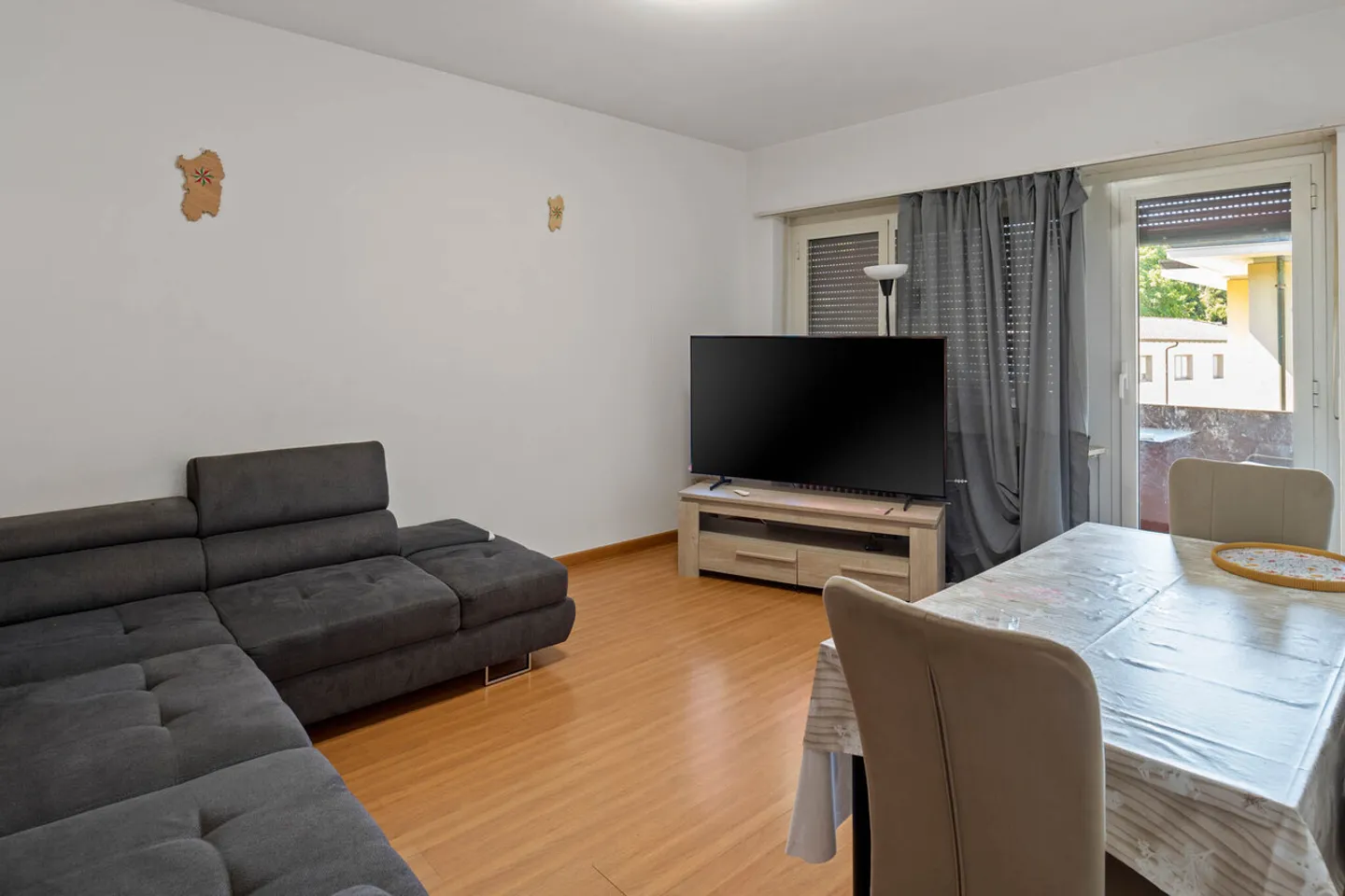 Immeuble collectif avec 12 appartements - Photo 2 sur 7