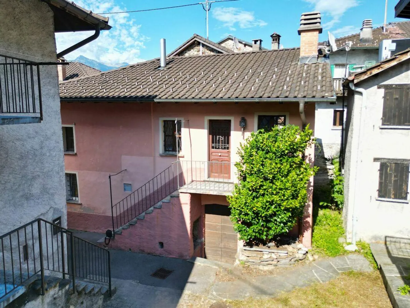 Charmantes historisches Haus im Herzen des malerischen Dorfkerns von Piazzogna - Foto 3 von 13
