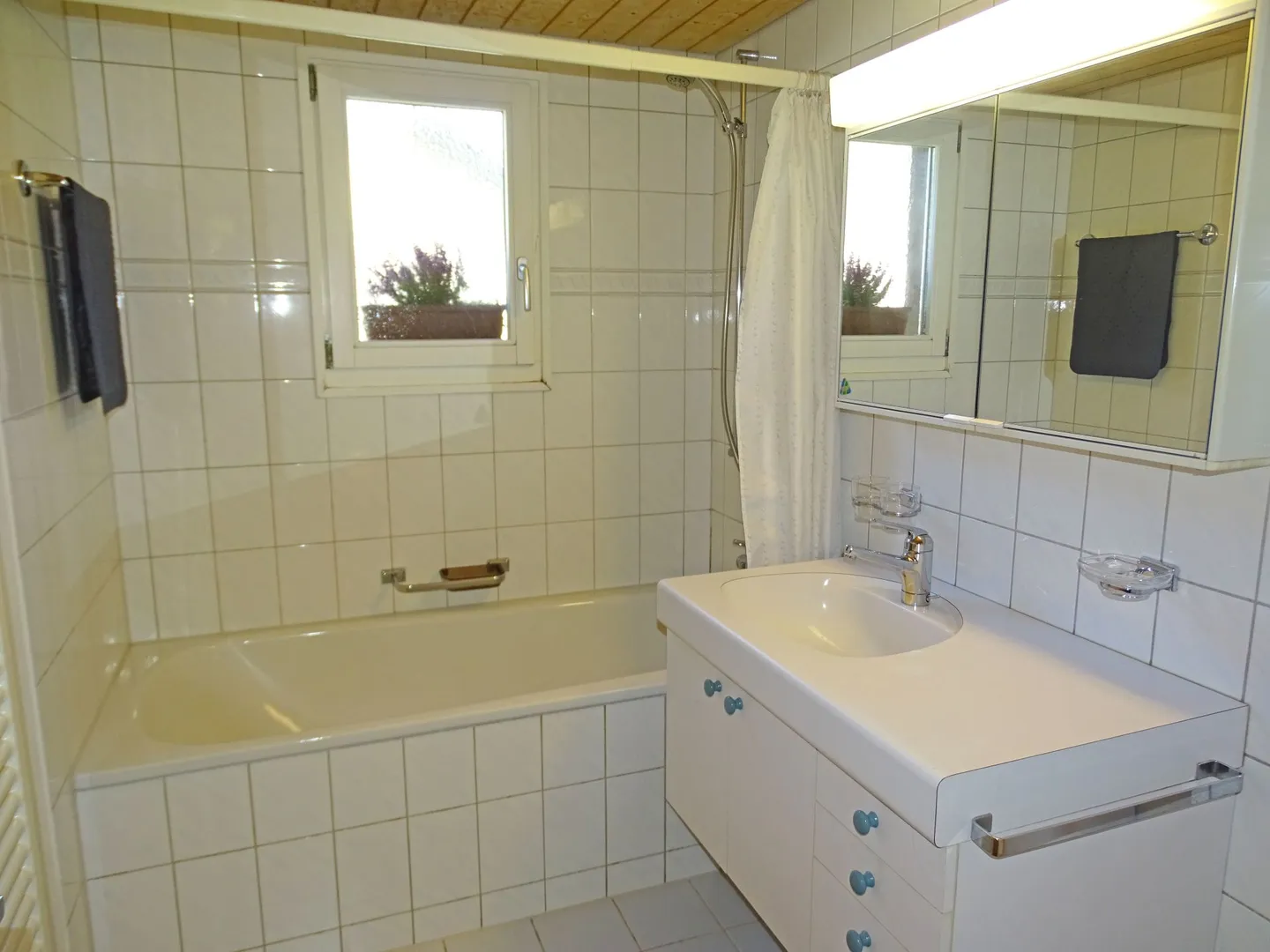 Appartement calme de 3,5 pièces au 1er étage avec balcon ensoleillé - Photo 8 sur 8