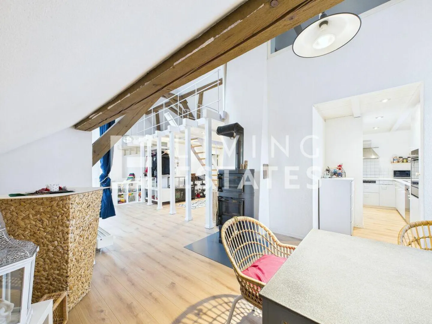 WOHNEN AUF ZWEI ETAGEN - LICHT, CHARME & WEITBLICK - Foto 3 von 14