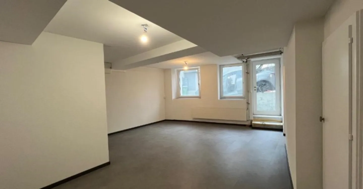 Shop for rent - Photo 6 of 6