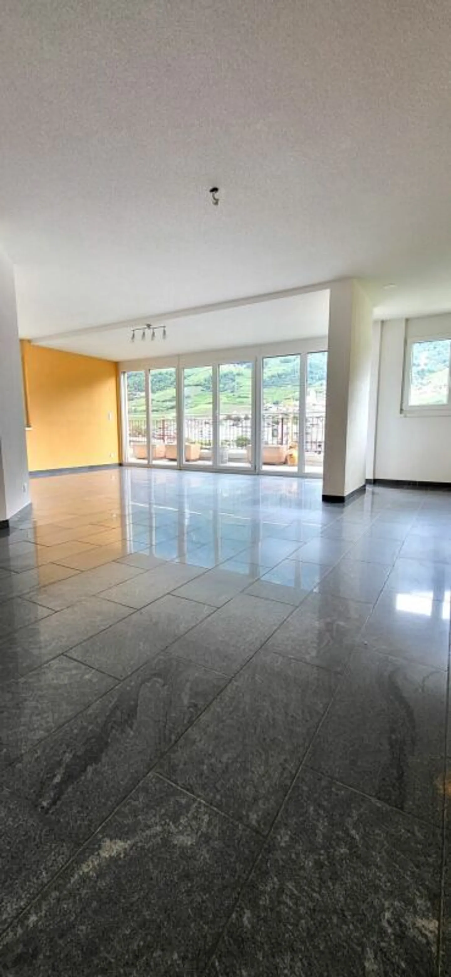 Attico con 3 camere nella municipalità di Saxon - Foto 4 di 16