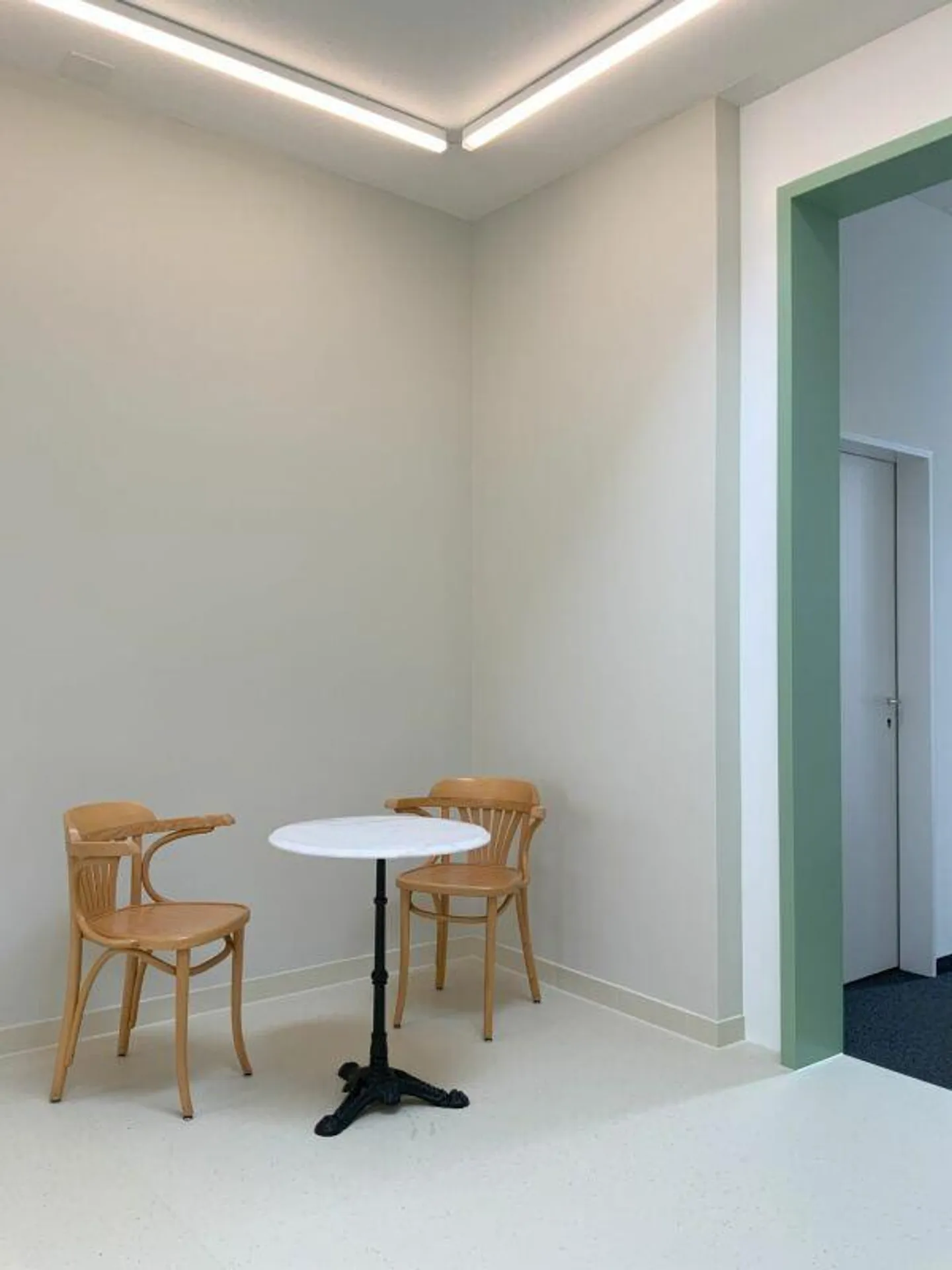 Spazio ufficio con reception e cucina condivise - Foto 4 di 6