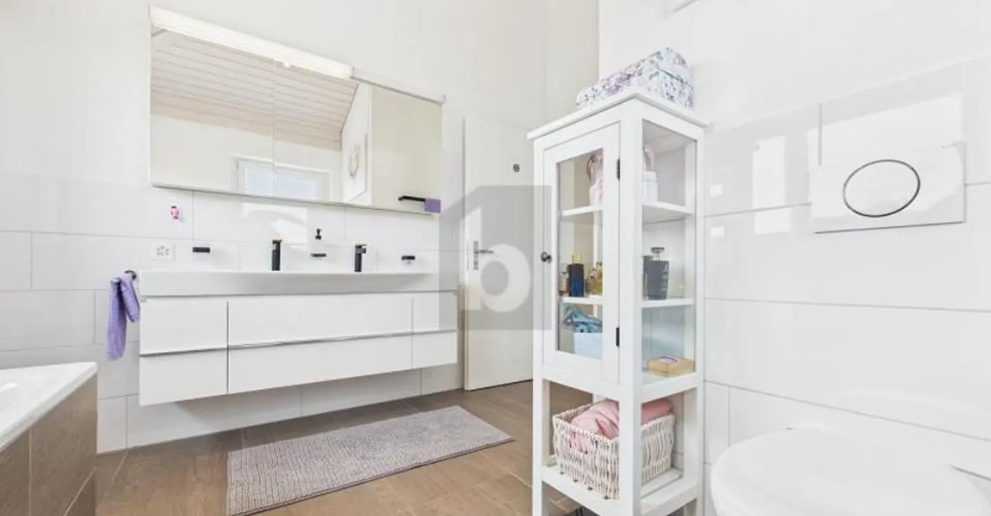 Luxurious Terrace Apartment - Photo 5 of 5
