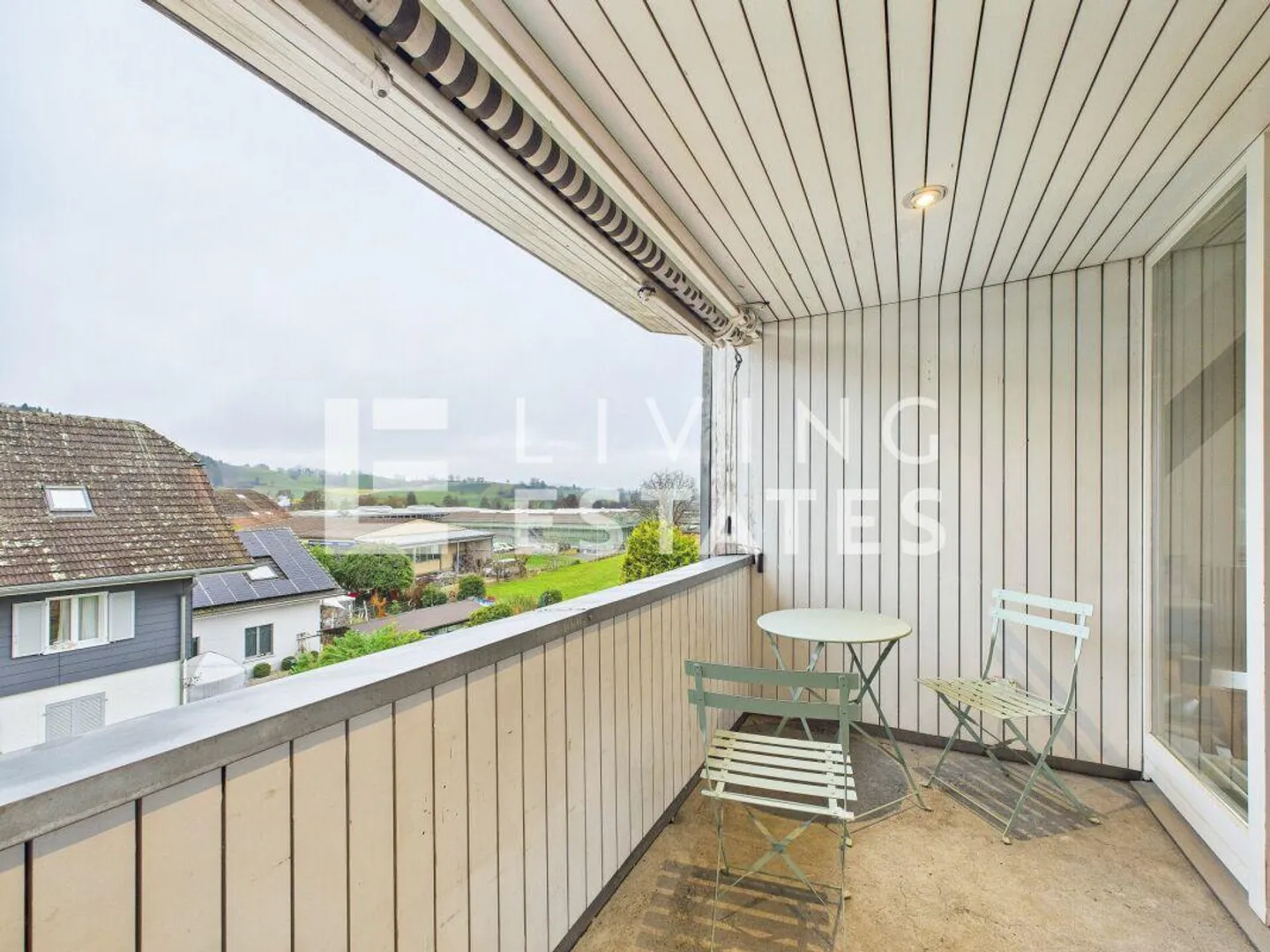 WOHNEN AUF ZWEI ETAGEN - LICHT, CHARME & WEITBLICK - Foto 11 von 14