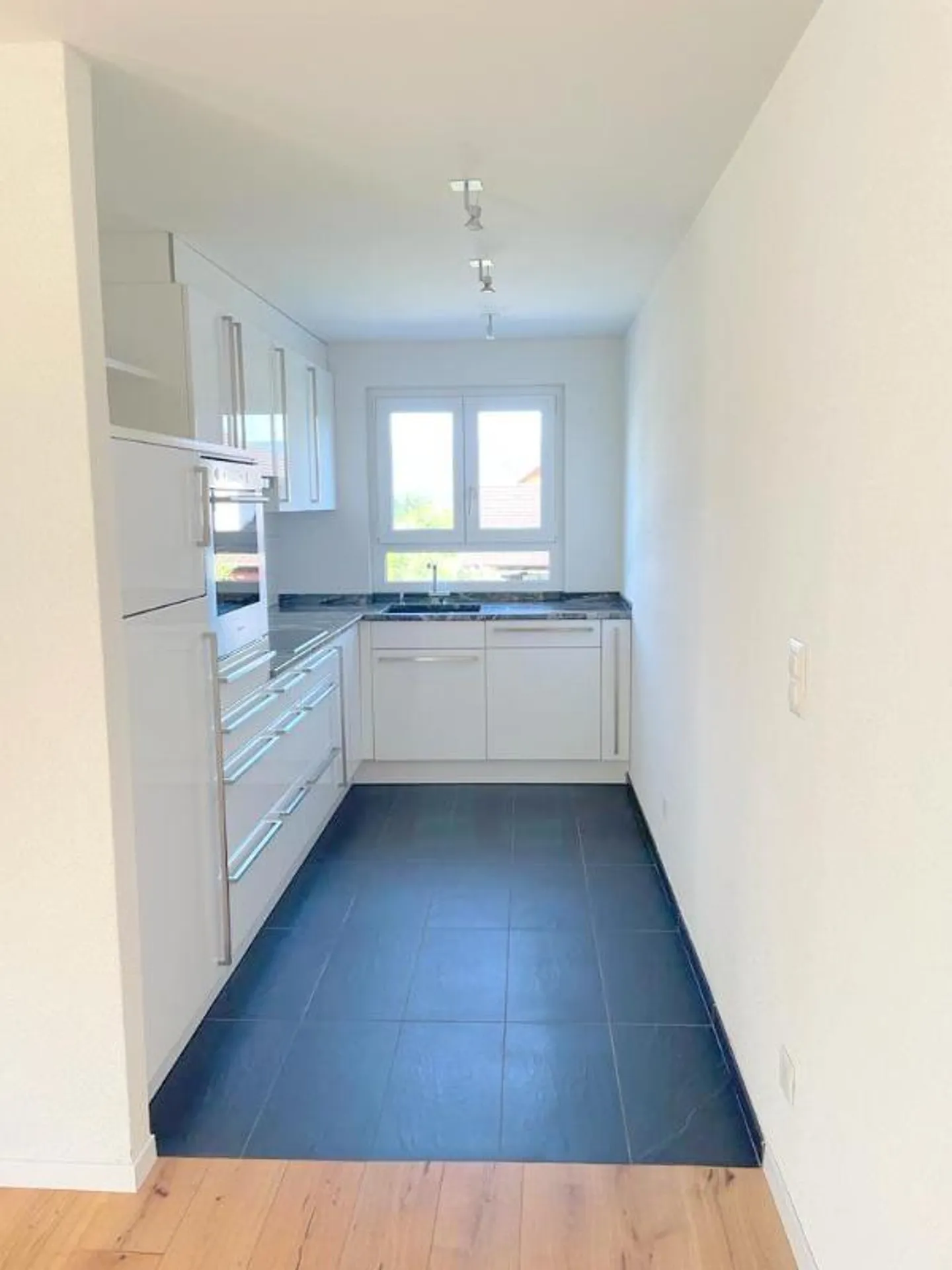 Maison de famille en rangée de 4,5 pièces - Photo 2 sur 5