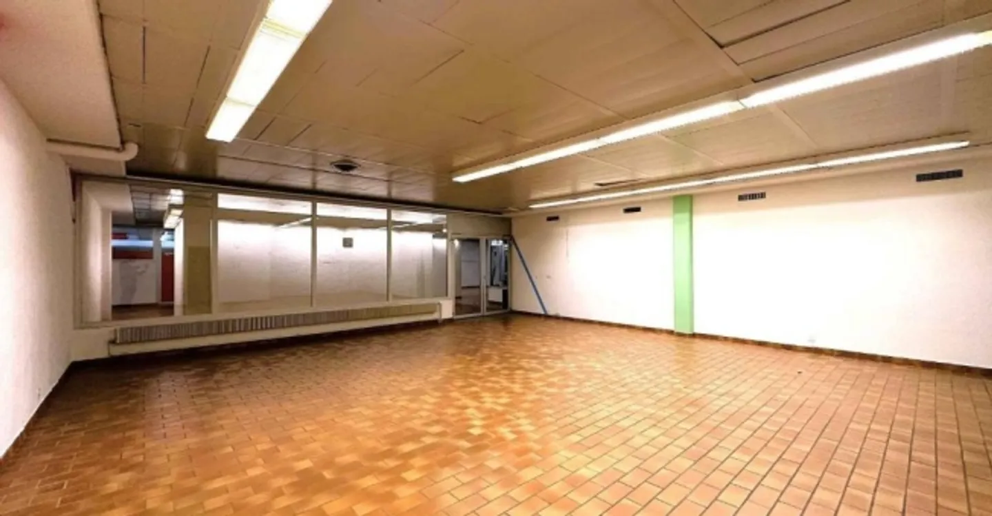 Arcade - Photo 1 of 4