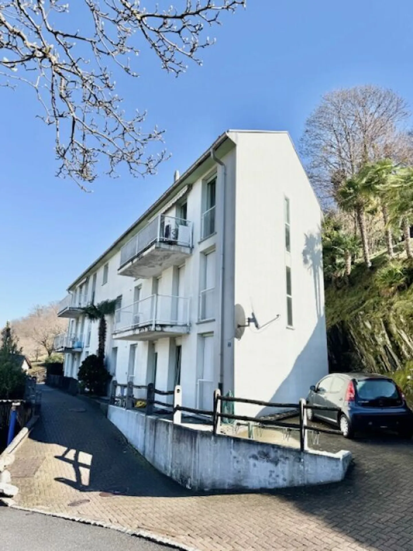 FOR SALE IN CADENAZZO - 2.5 ROOM APARTMENT ON THE GROUND FLOOR WITH TERRACE - Photo 11 of 13