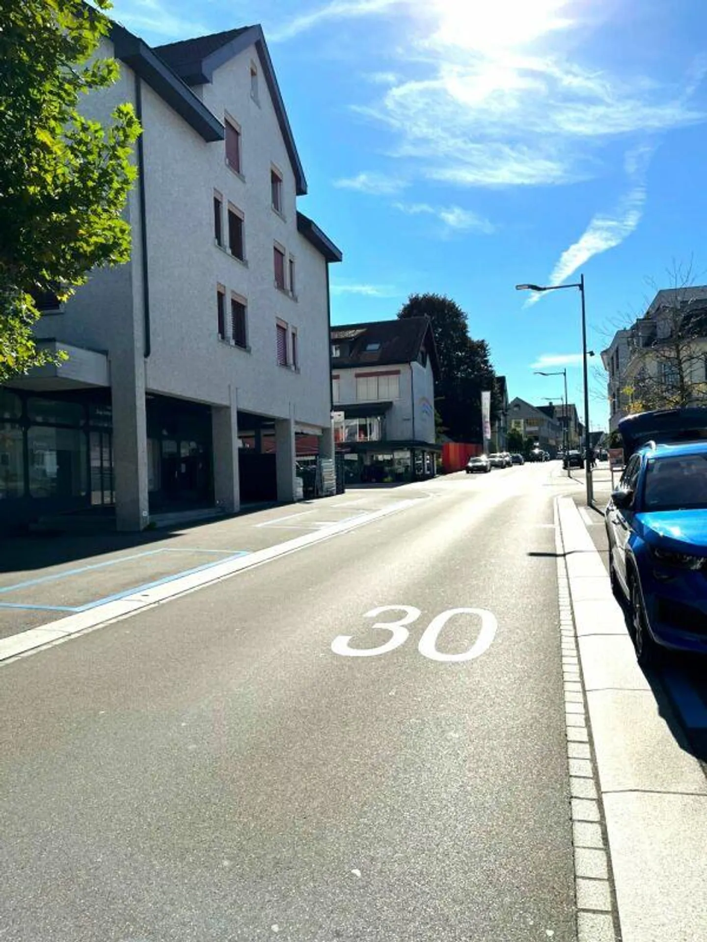 Spazio commerciale - 355 m² - Foto 1 di 10