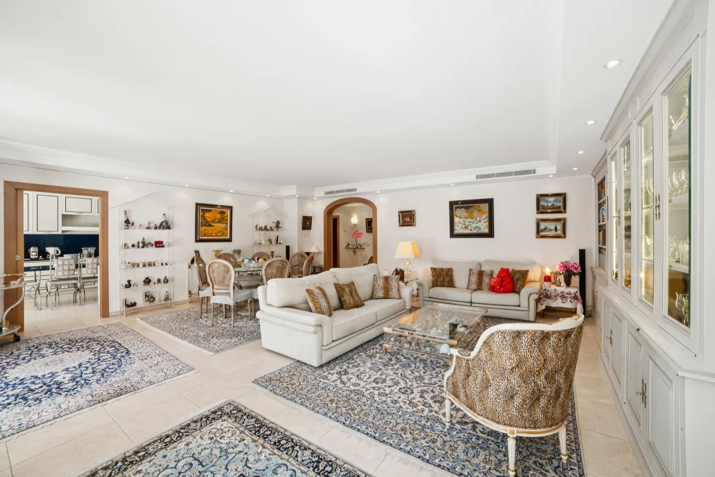 Elegant 160 m² Apartment in the Heart of Cologny - Photo 1 of 1