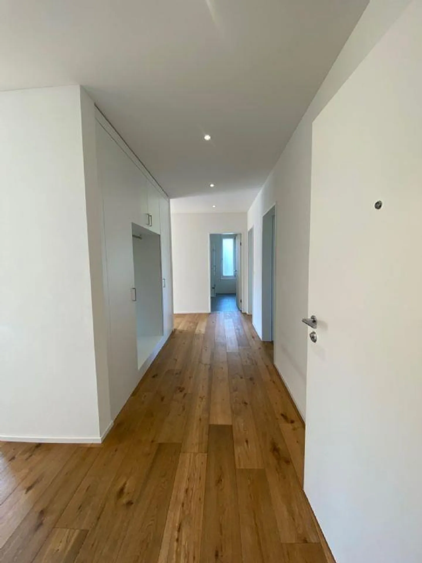 MODERN | RURAL | SUBTENANT WANTED - Photo 4 of 6