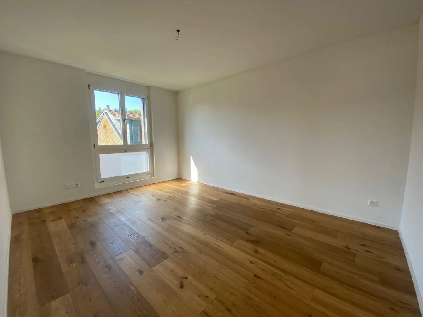 MODERN | RURAL | SUBTENANT WANTED - Photo 5 of 6