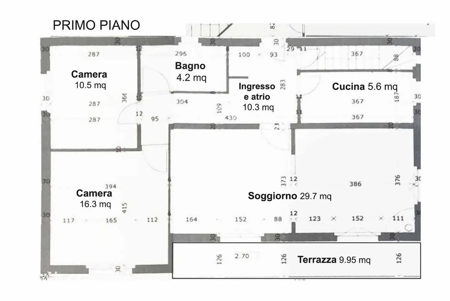 Spacious Duplex with Large Garden - Photo 10 of 11