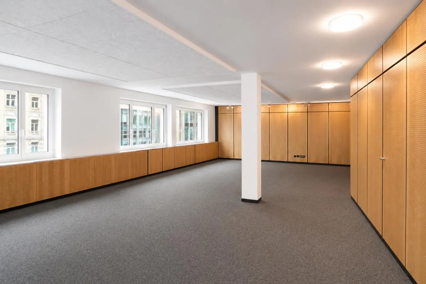 Grosszügige Bürofläche in zentraler Lage - Foto 3 von 8