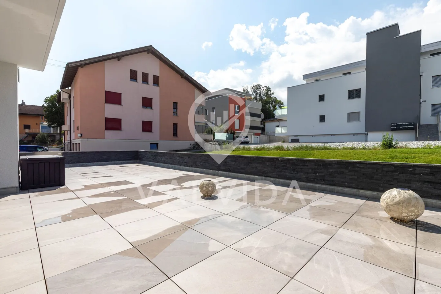 Moderno appartamento di 5,5 stanze con grande terrazza a Susten - Foto 4 di 21