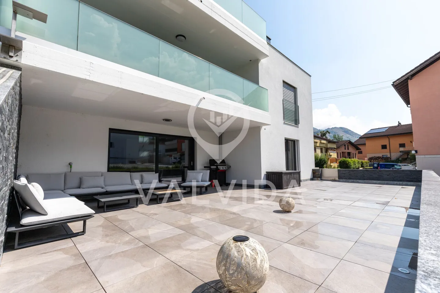 Moderno appartamento di 5,5 stanze con grande terrazza a Susten - Foto 3 di 21