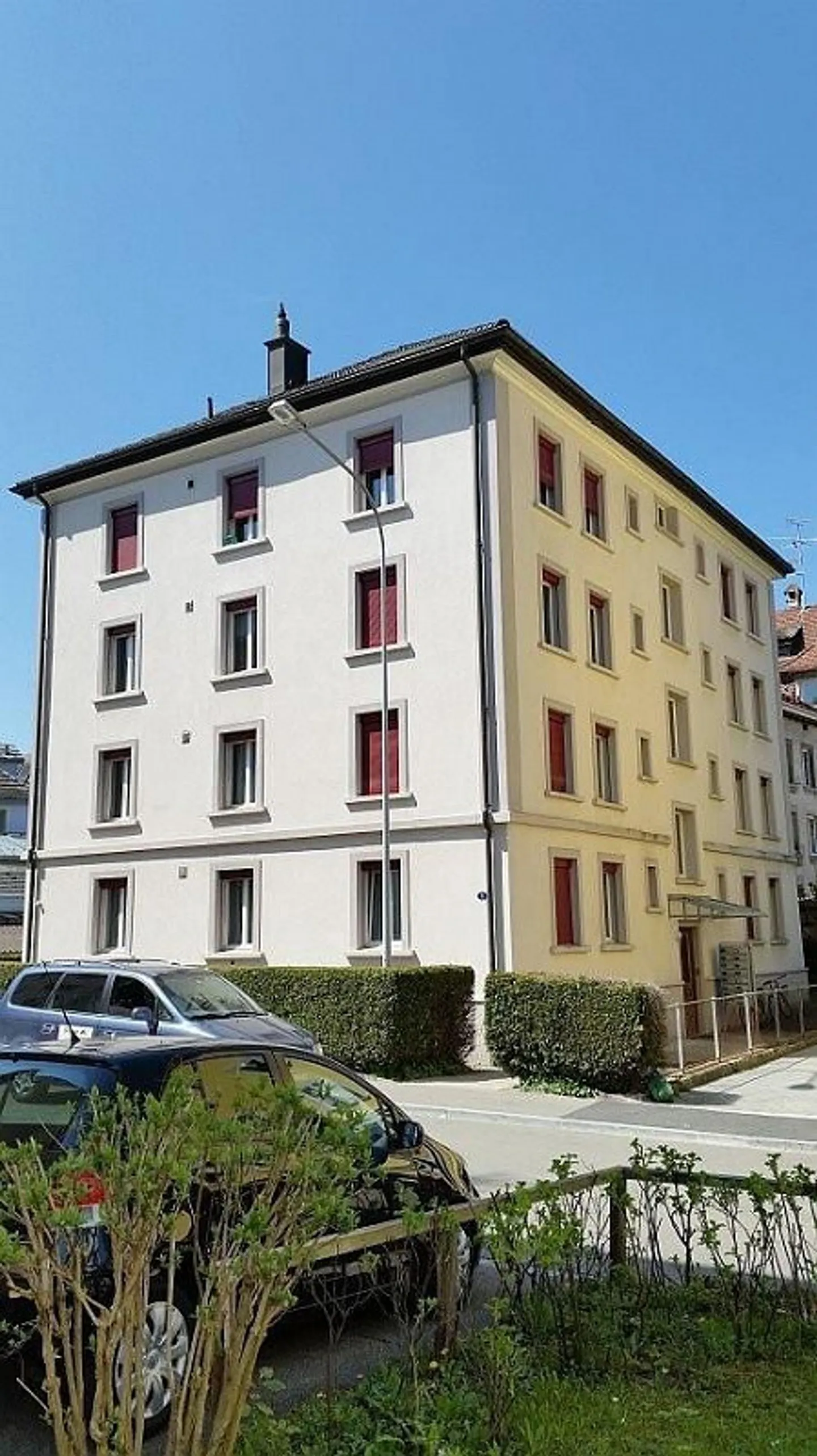 Cozy Living Near Children's Hospital - Photo 1 of 6