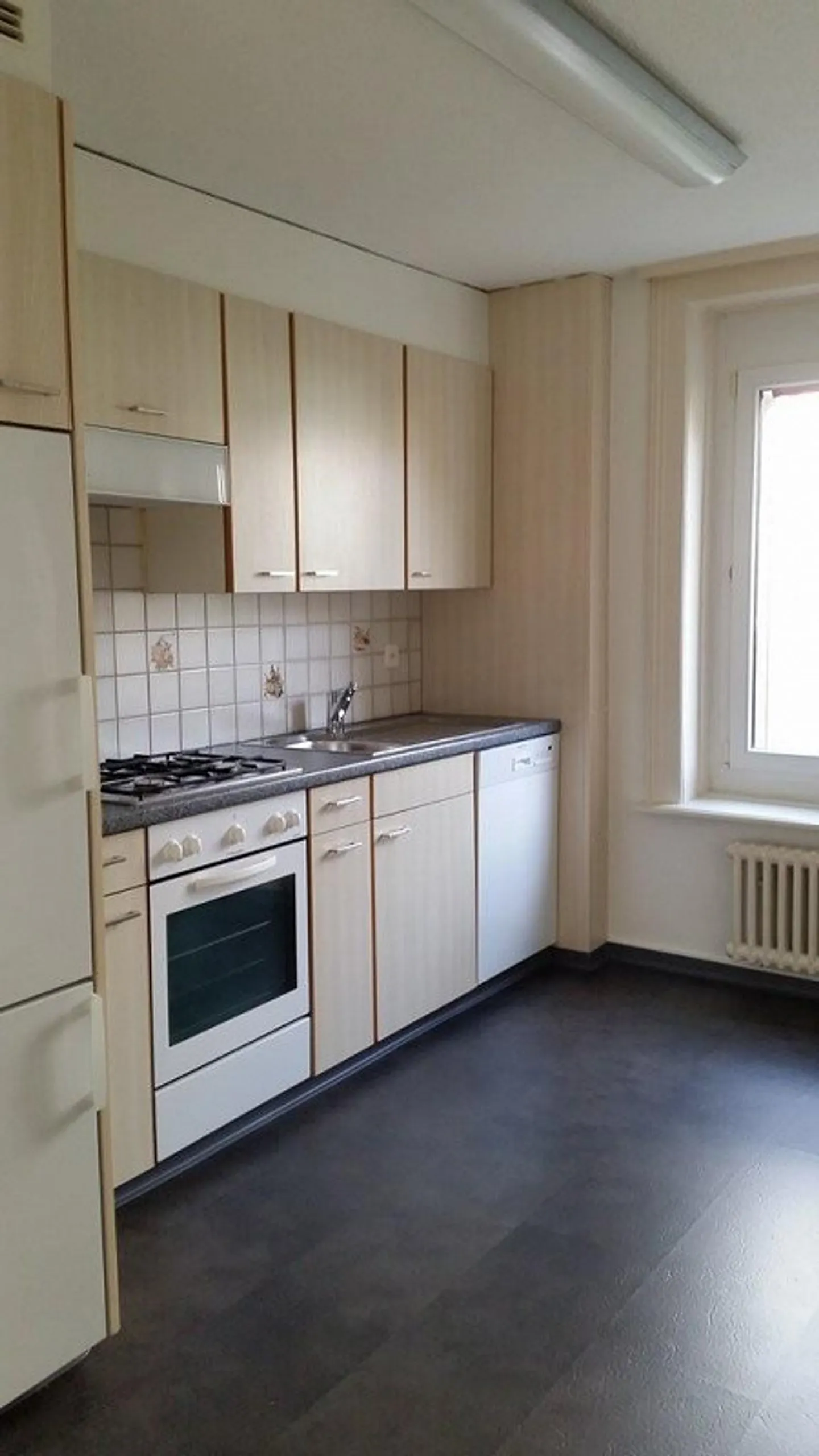 Cozy Living Near Children's Hospital - Photo 3 of 6