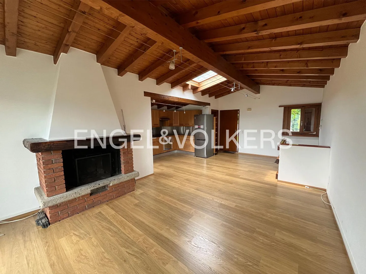 Beautiful House in Residential Area - Photo 7 of 12