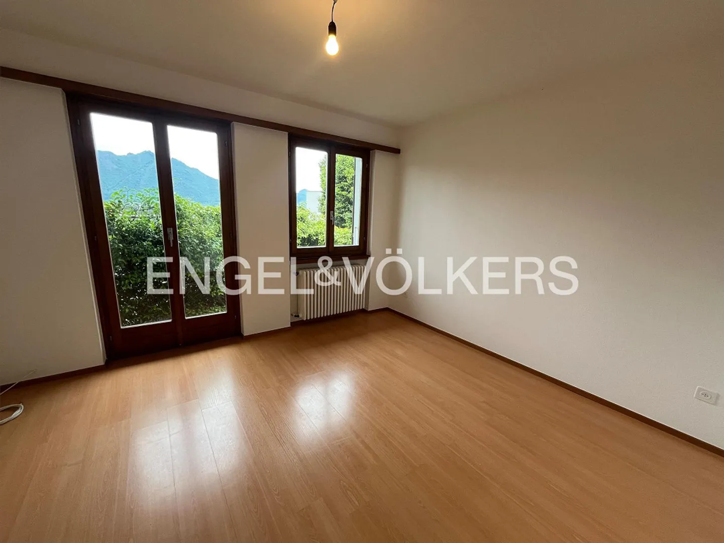 Beautiful House in Residential Area - Photo 8 of 12
