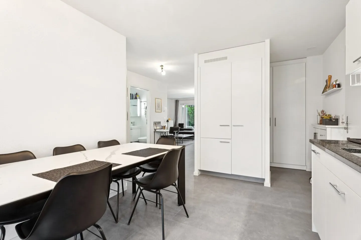 2.5 pces à Avenches avec terrasse, jardin et balcon privatif - Photo 3 sur 12