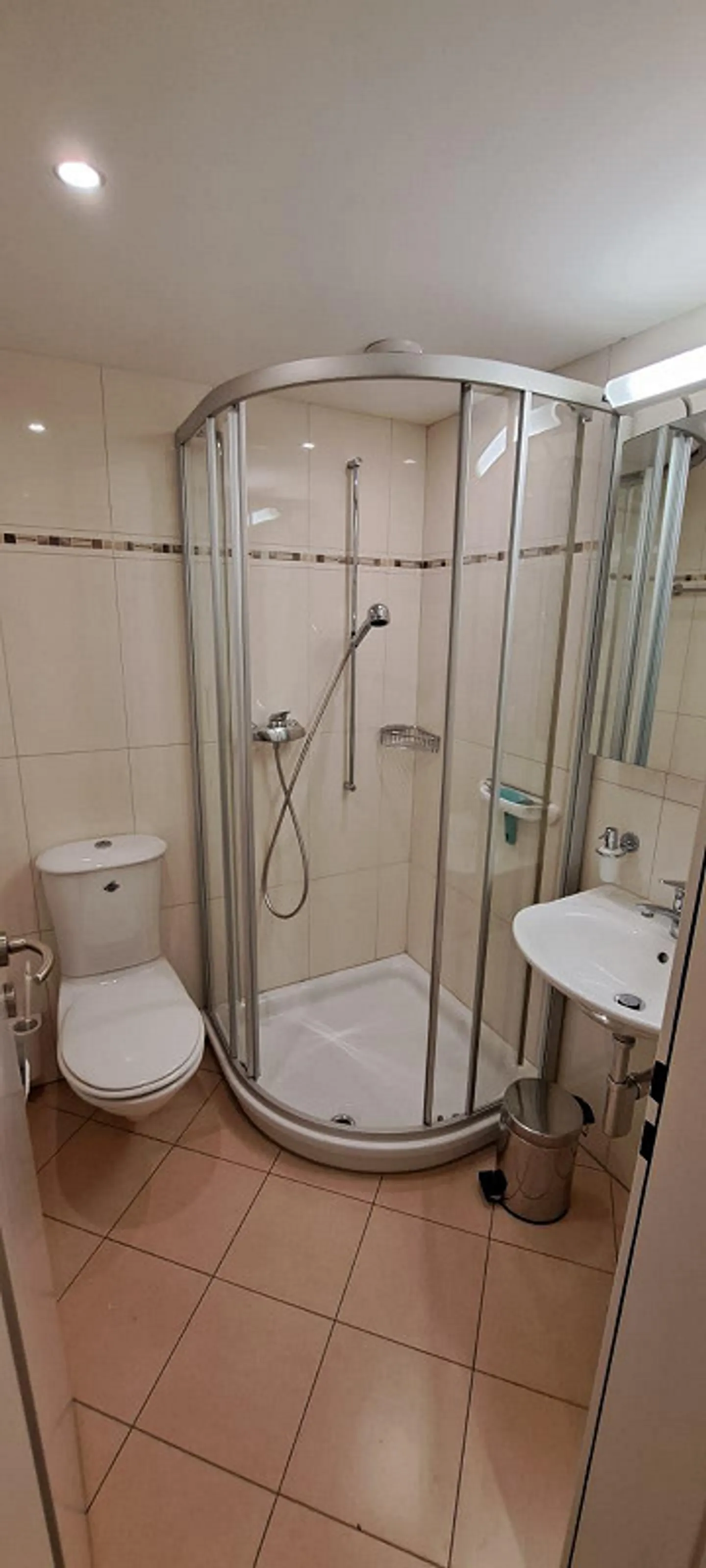 Appartement 5 1/2 pièces avec grand patio - Photo 7 sur 9