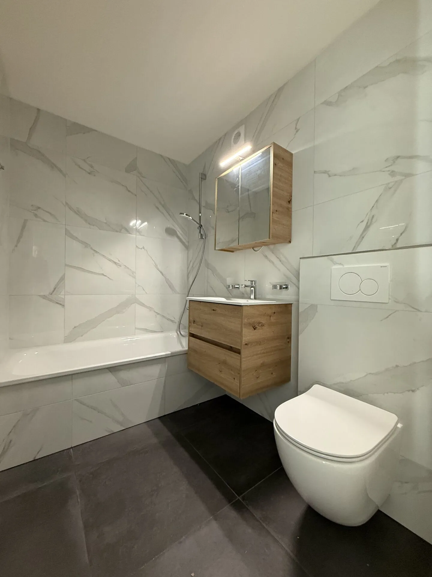 2.5 Room Apartment in Bellach - Photo 3 of 5