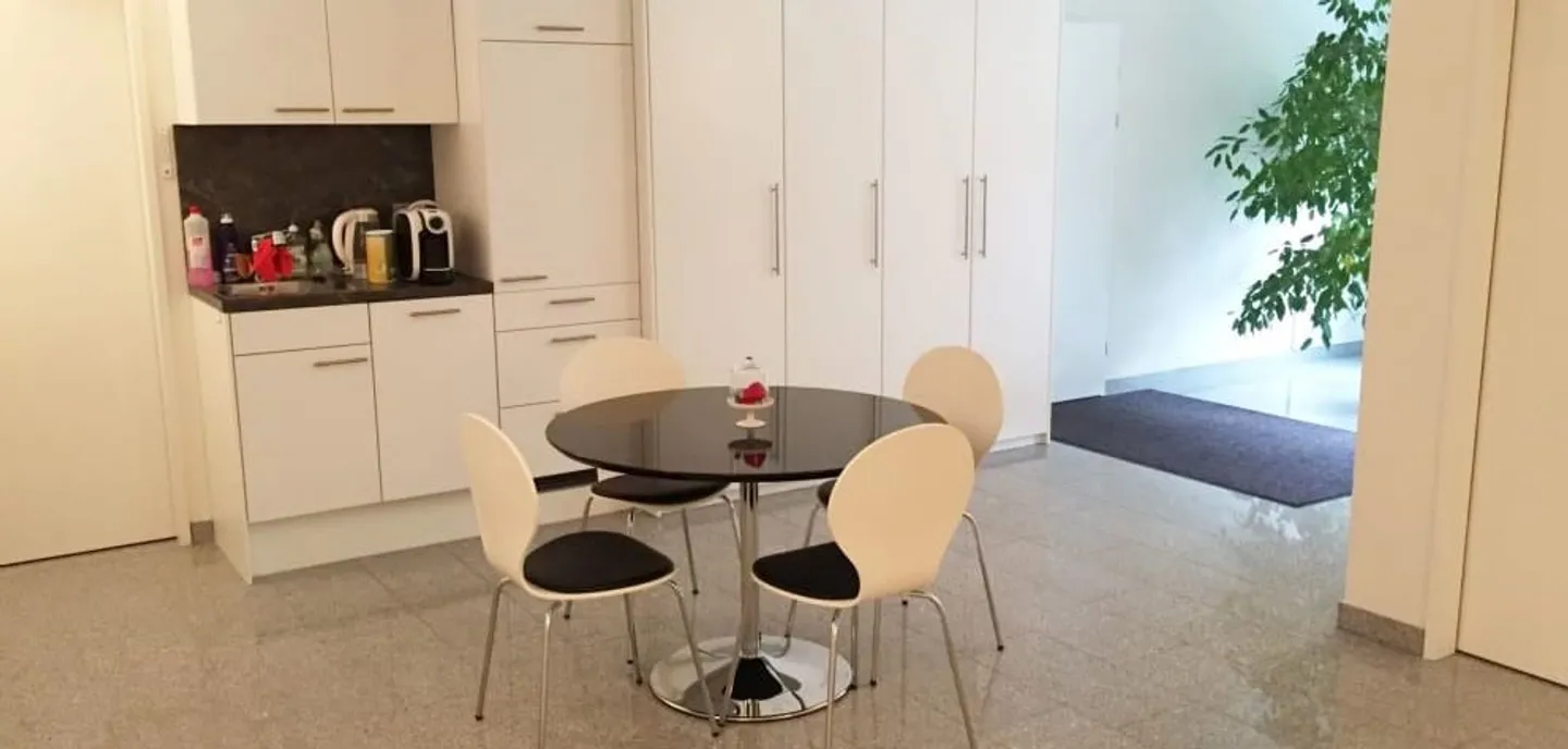 Spazio commerciale attraente sull'asse principale Pfäffikon – Gotthard - Foto 6 di 6