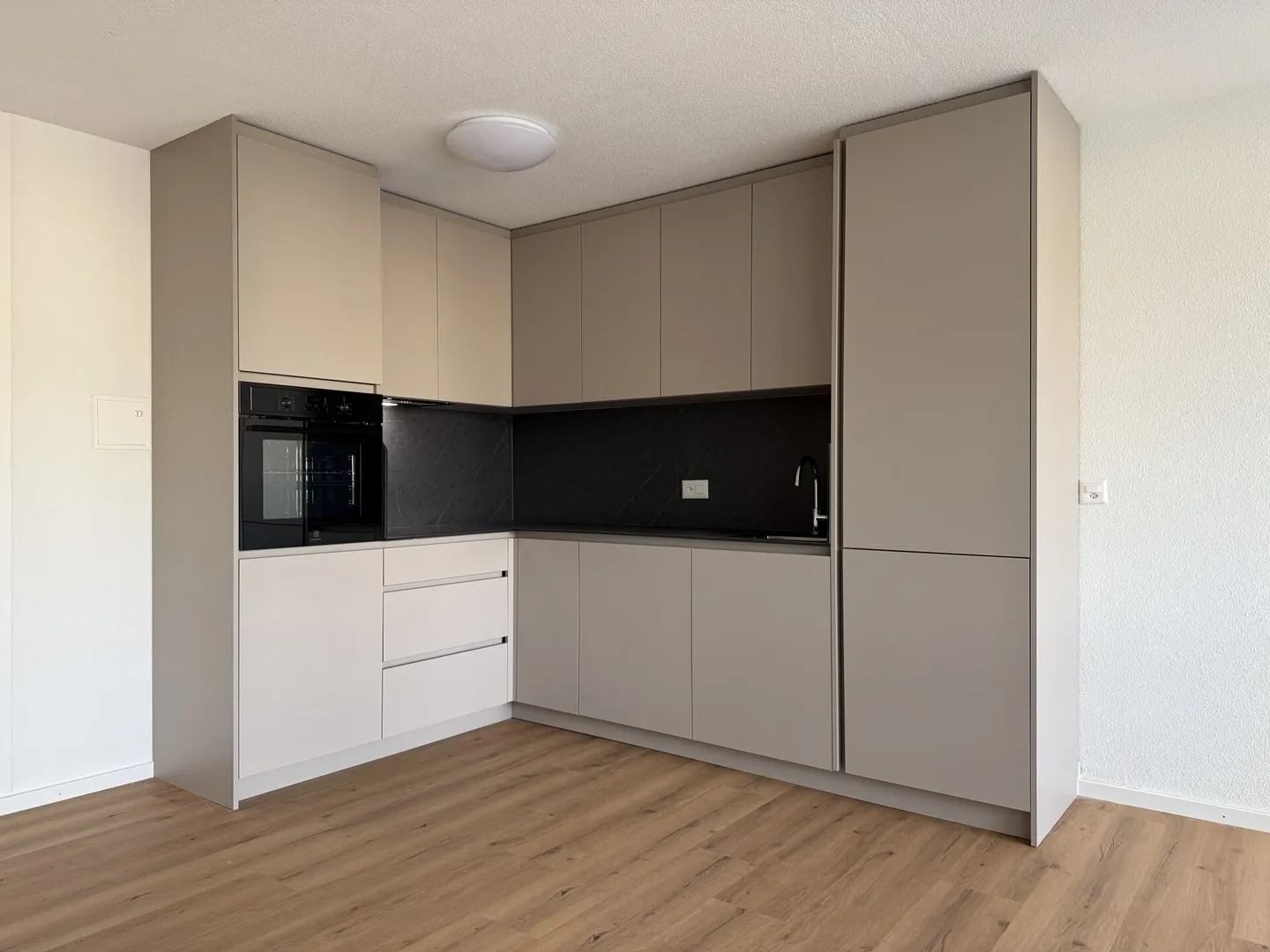 2.5 Room Apartment in Bellach - Photo 1 of 5
