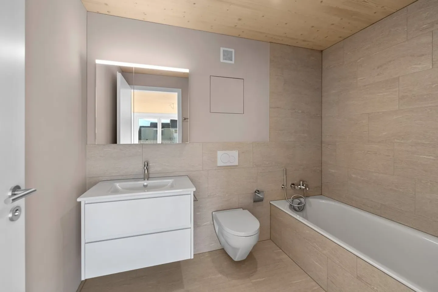 First Rental - 5.5-Room Apartment in Wooden Construction - Photo 5 of 10