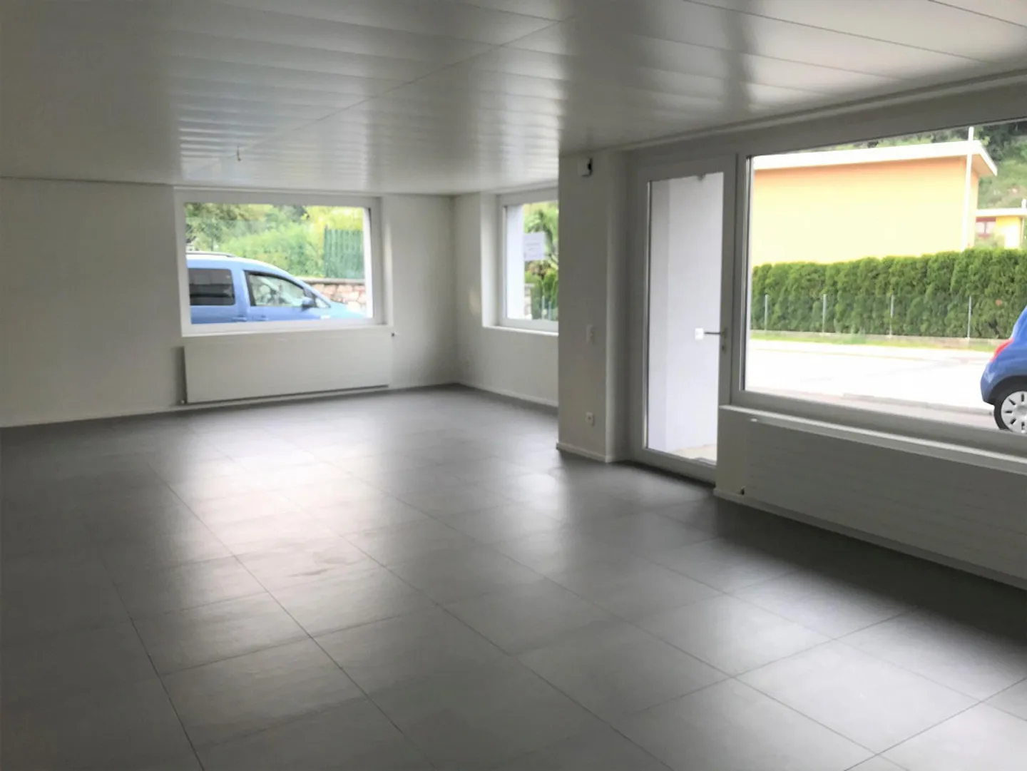 Besazio Büro/Geschäft mit Schaufenstern - Foto 3 von 8