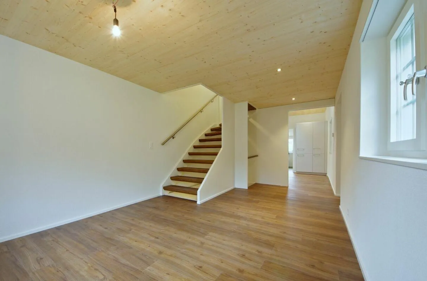 2.5-ROOM HOUSE PART - Photo 4 of 9