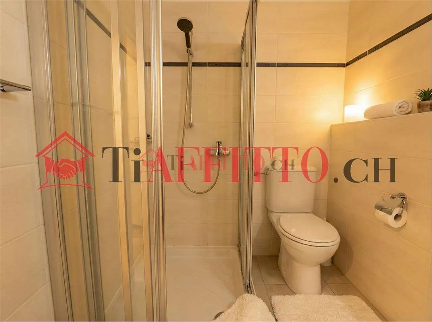 1.5 MEUBLE SUPER VUE LAC A PARADISO - Photo 6 sur 6