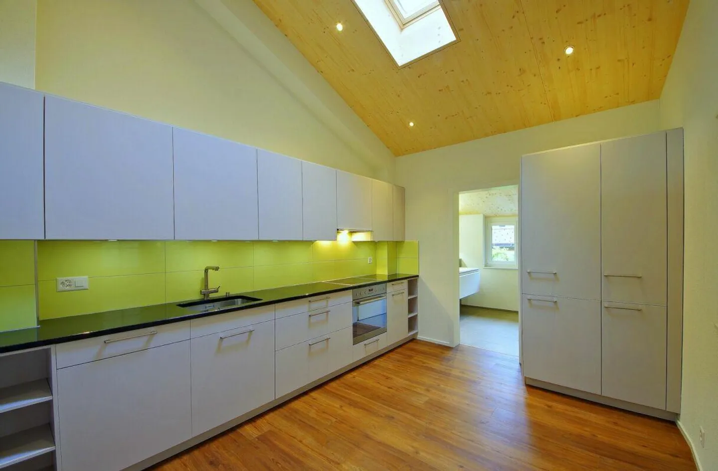 2.5-ROOM HOUSE PART - Photo 5 of 9