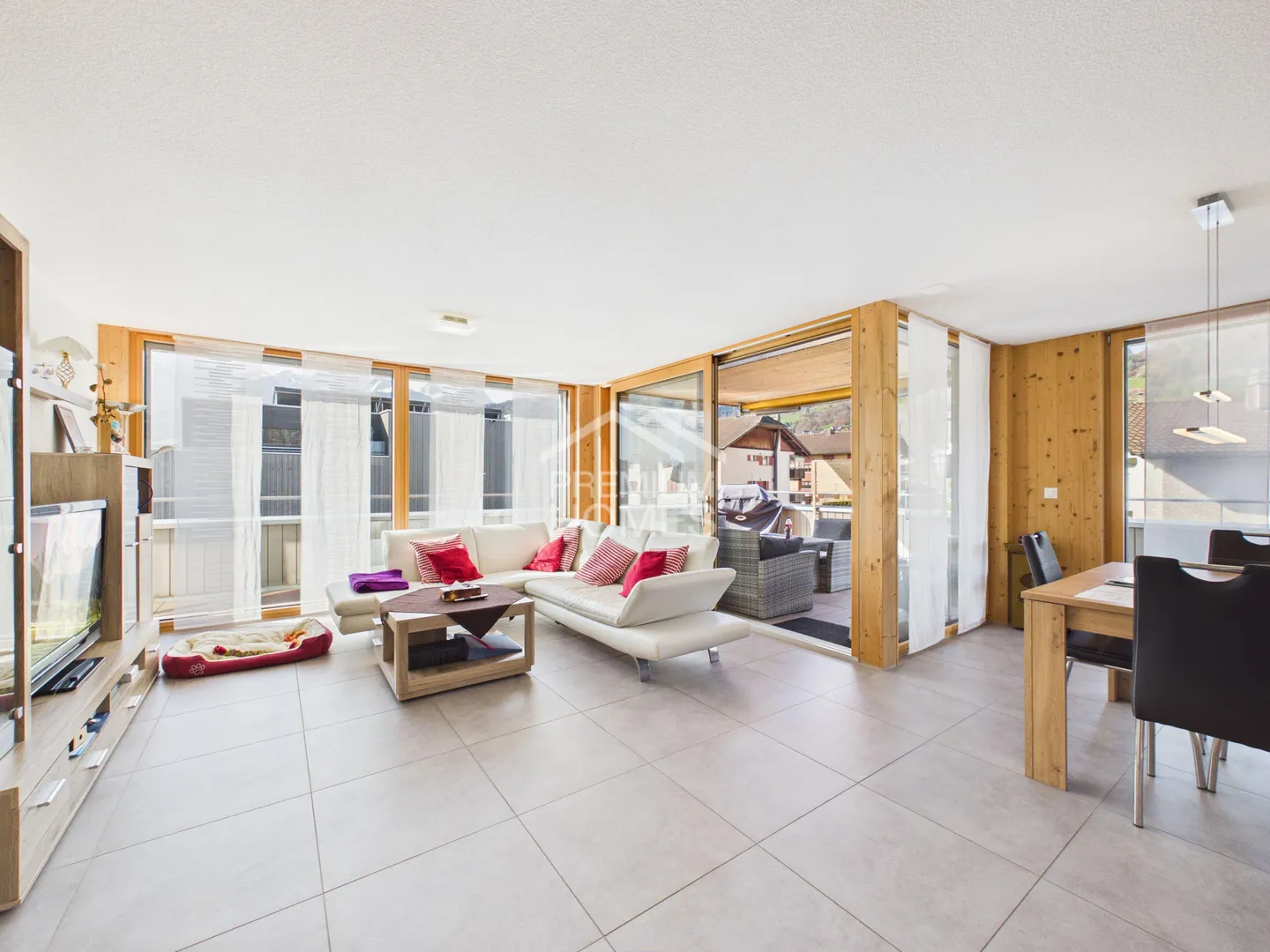 Appartement Attique Stylé avec Terrasse - Photo 1 sur 9