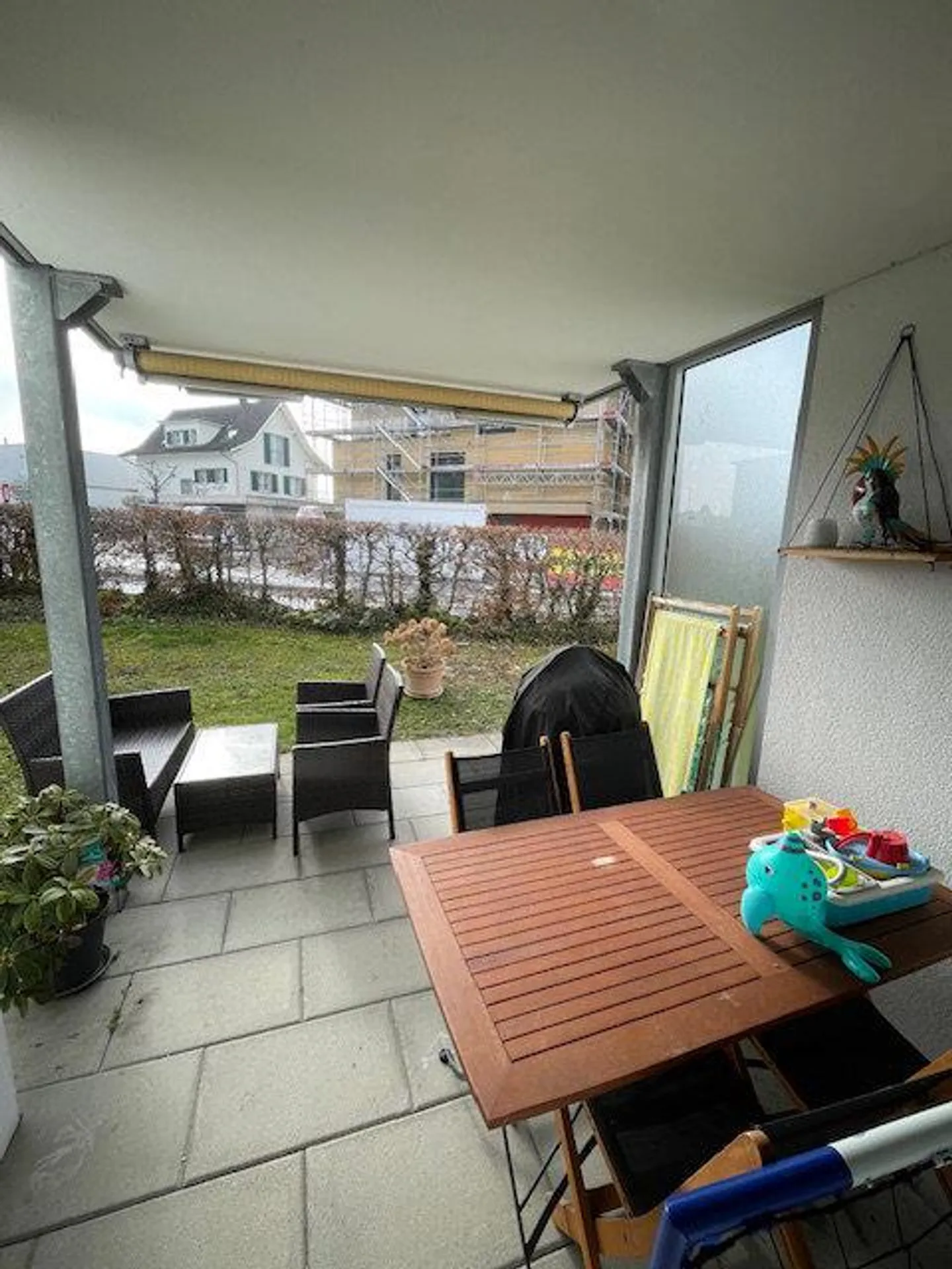 Luminoso appartamento di 3,5 stanze con area giardino a Bassersdorf - Foto 3 di 7