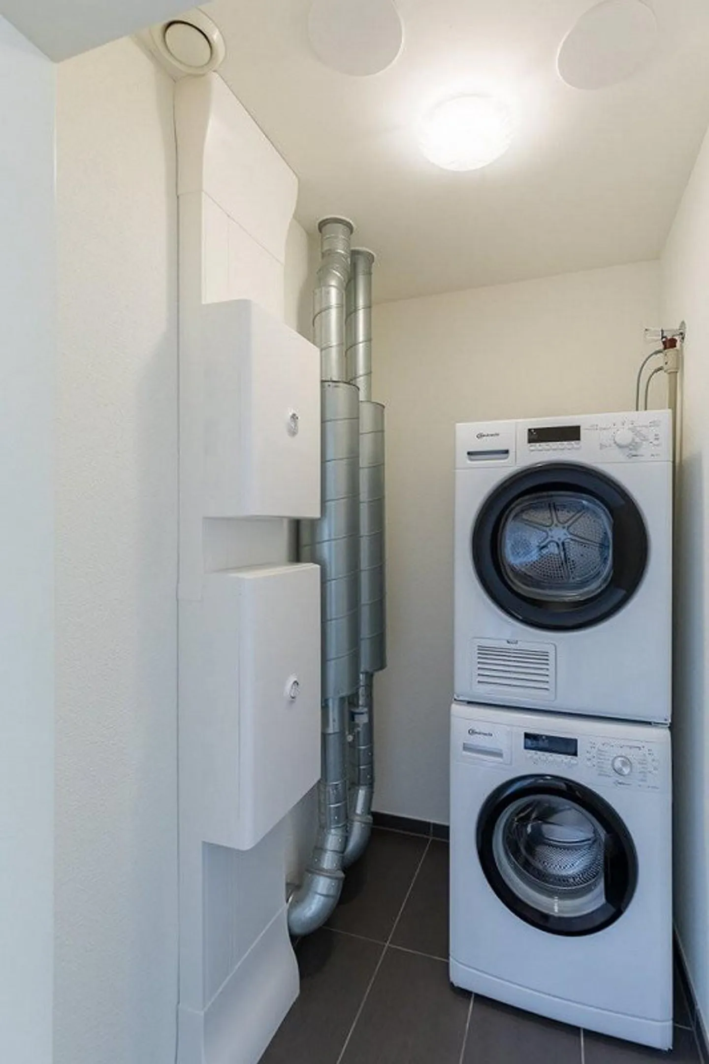MIETEN OHNE MIETKAUTION - 3.5 Zimmerwohnung mit Sicht auf das Schloss - Foto 4 von 7