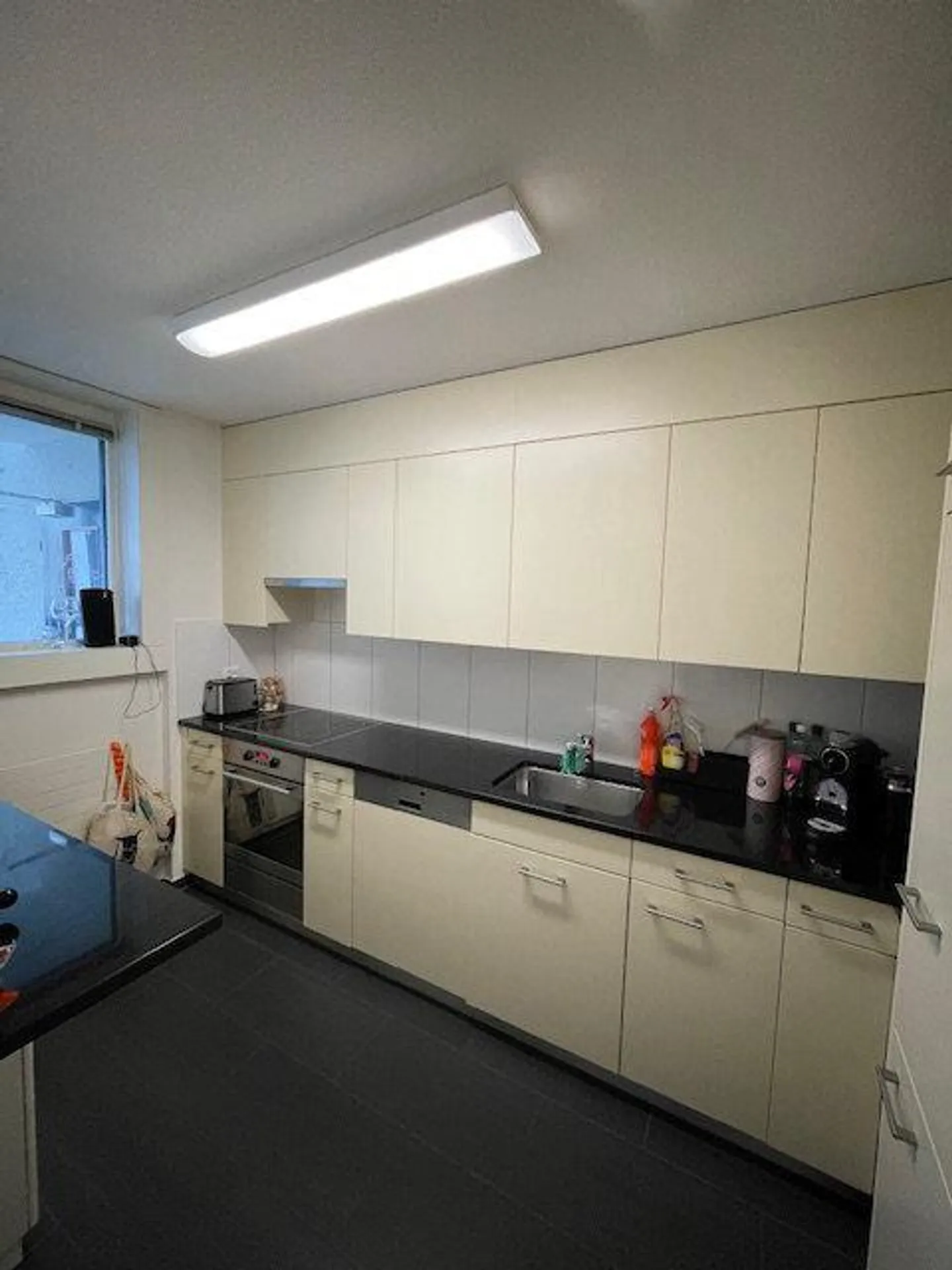 Luminoso appartamento di 3,5 stanze con area giardino a Bassersdorf - Foto 1 di 7