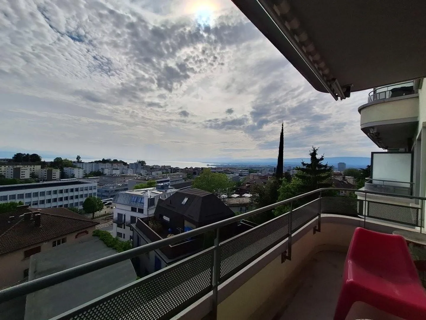Appartement Charmant avec Vue sur le Lac - Photo 1 sur 6