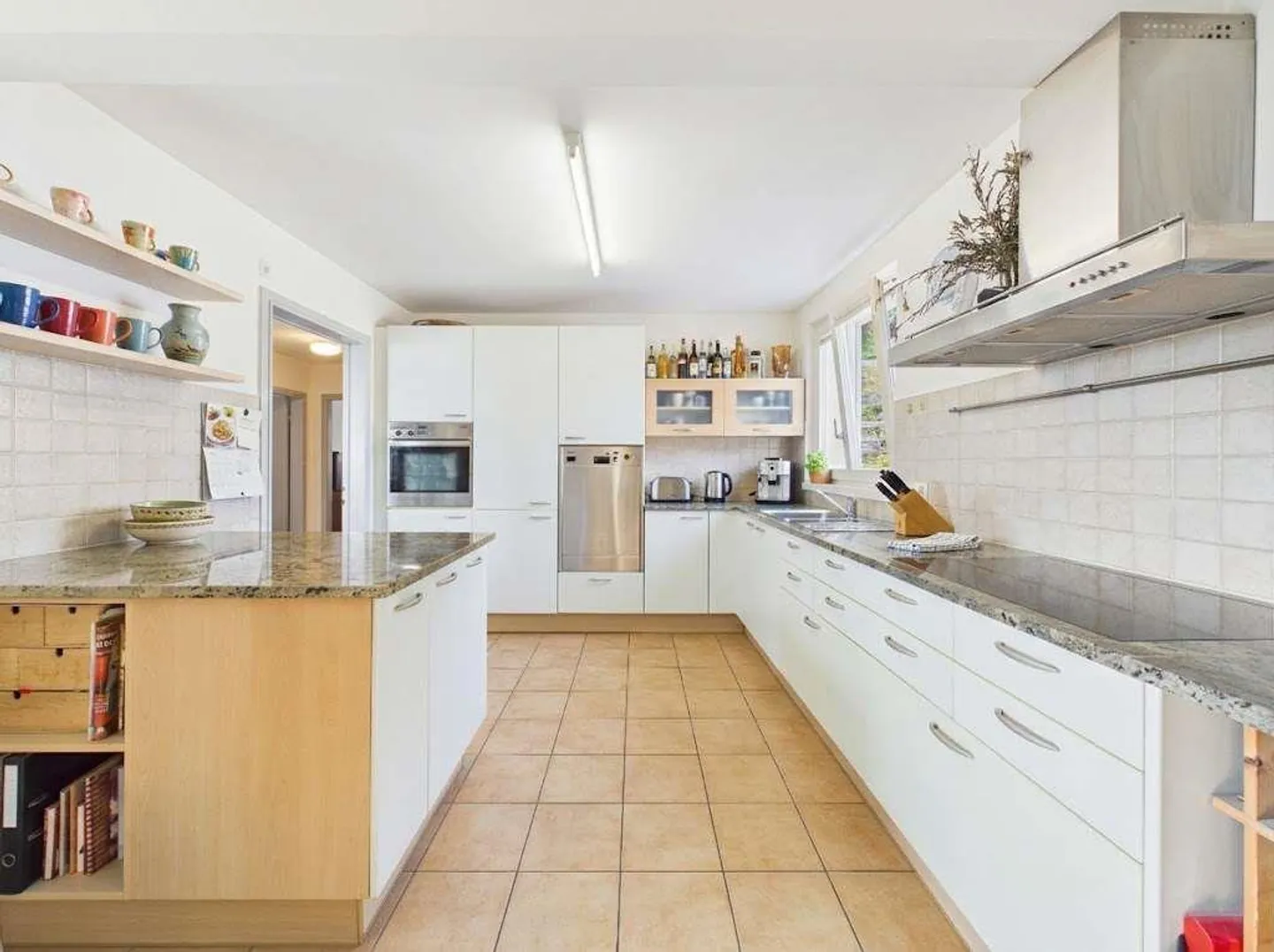 Attico luminoso con vista lago - Foto 5 di 13