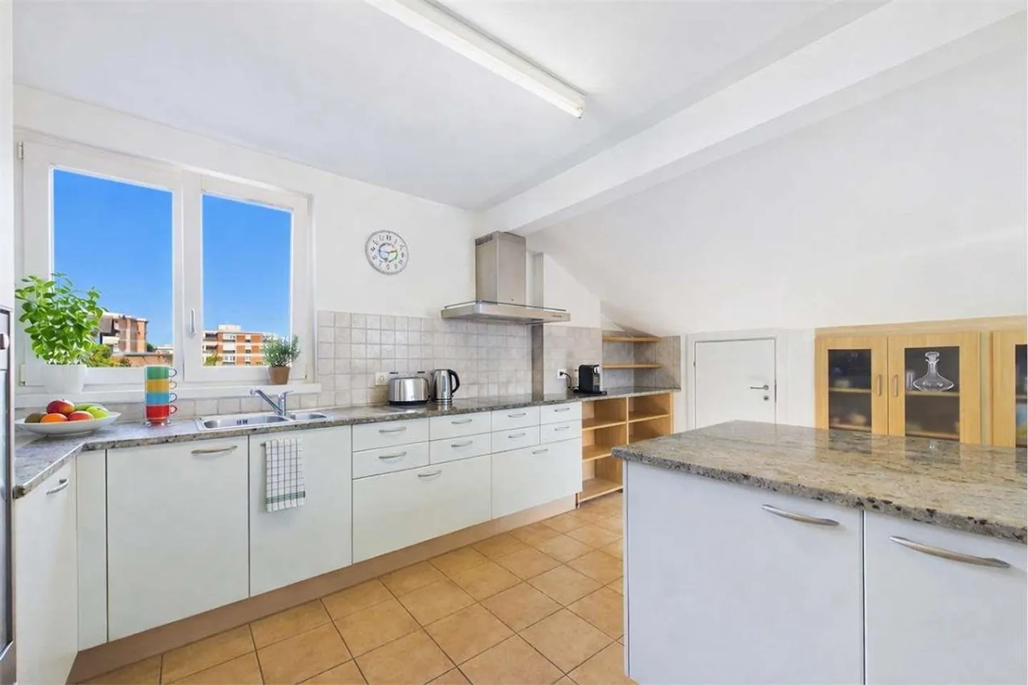 Attico luminoso con vista lago - Foto 6 di 13