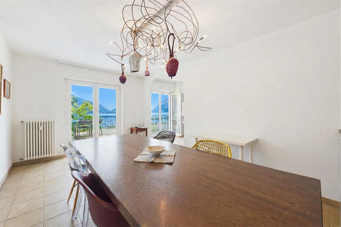 Attico luminoso con vista lago - Foto 7 di 13