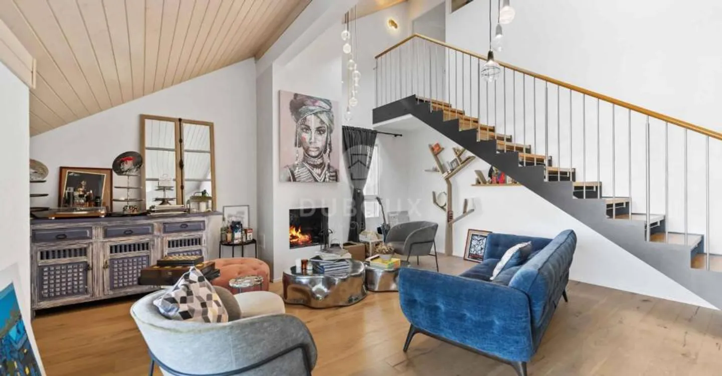 MAGNIFIKANTE DUPLEX-WOHNUNG MIT 5 ZIMMERN IM HERZEN VON GLAND - Foto 2 von 10