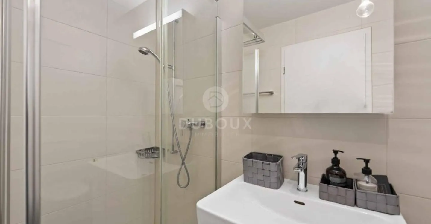 MAGNIFIKANTE DUPLEX-WOHNUNG MIT 5 ZIMMERN IM HERZEN VON GLAND - Foto 8 von 10