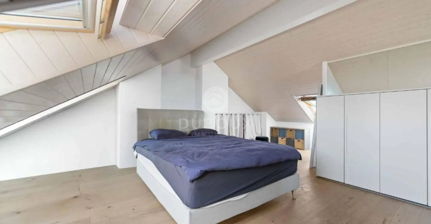 MAGNIFIKANTE DUPLEX-WOHNUNG MIT 5 ZIMMERN IM HERZEN VON GLAND - Foto 9 von 10