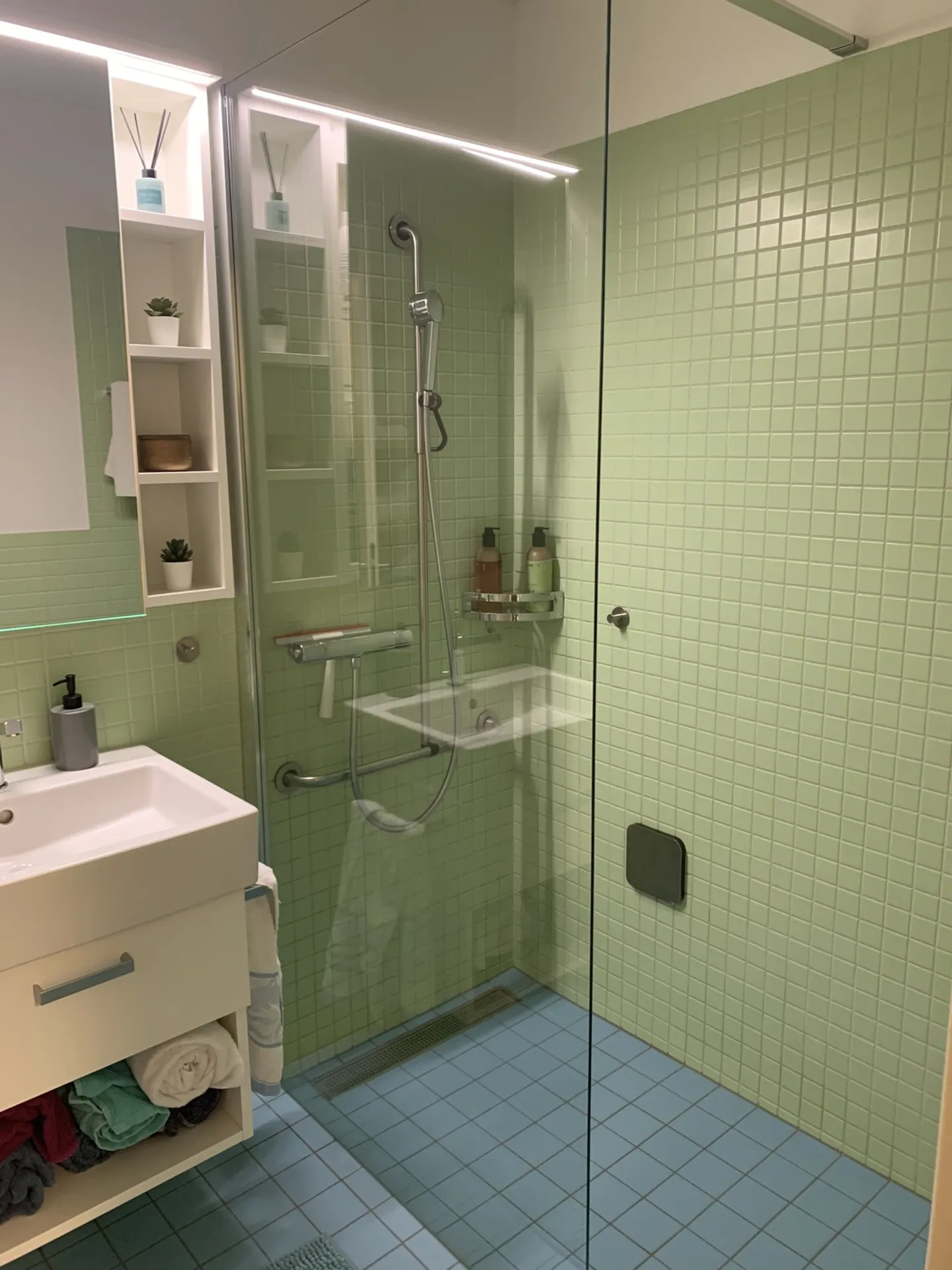 3½ ZI-WOHNUNG IN KLOTEN (ZH), MÖBLIERT - Foto 6 von 7